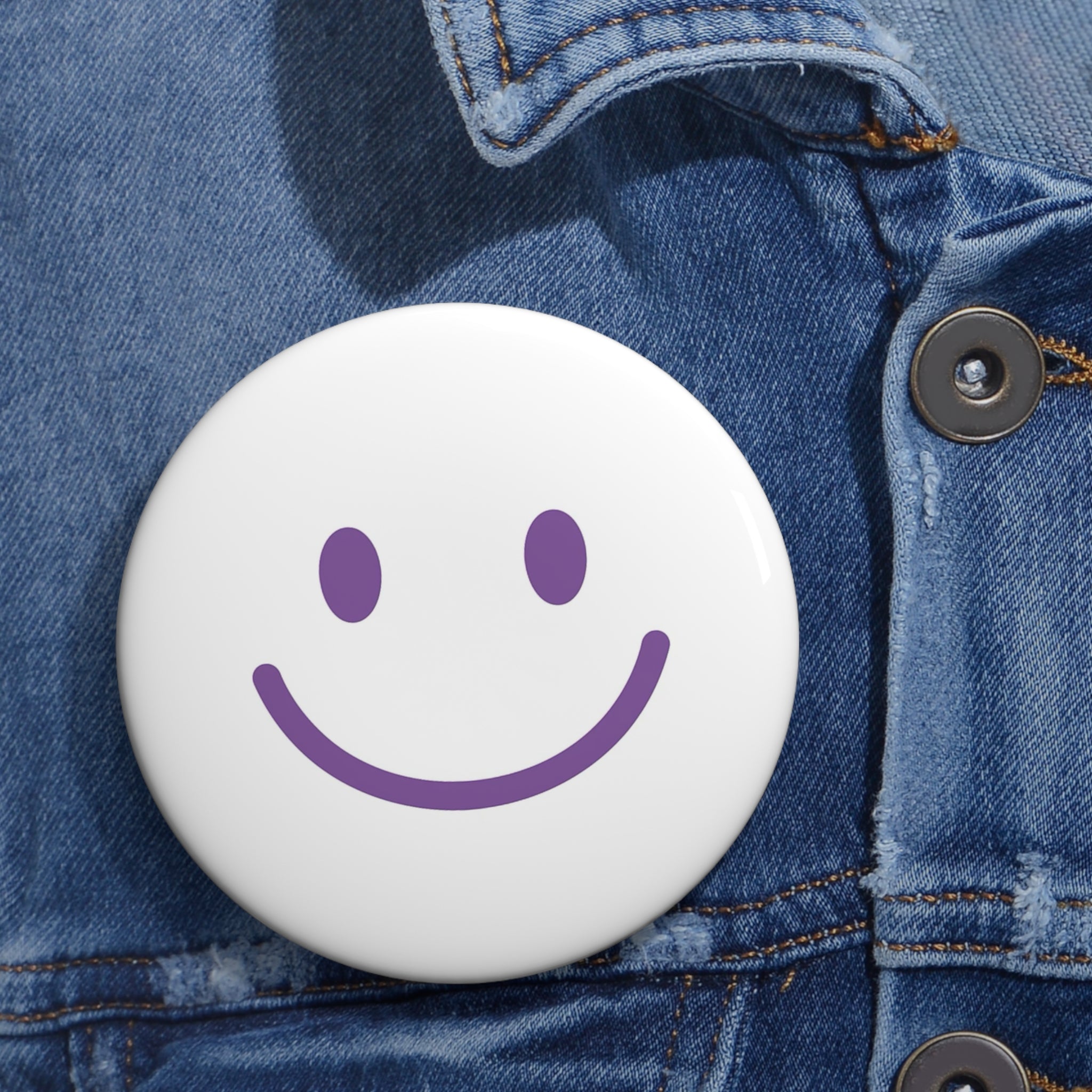 MW25 - Smiley Face Pin